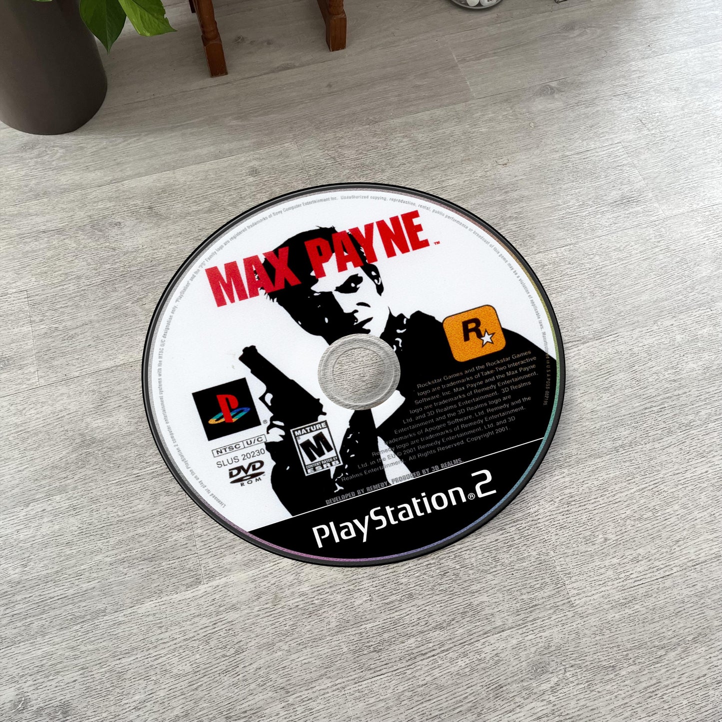 Max Payne Disc Rug - Rockstar Games PS2 Xbox 360 Carpet - Gamer Room Decor - Noir Game Mat - Video Game Fan Art - Bullet Time Style