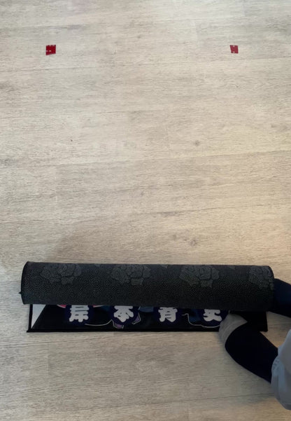Tapis Naruto – Design Itachi Couverture Manga
